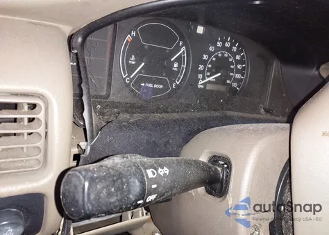 2002 Chevrolet Prizm z USA, uszkodzony, nr VIN 1Y1SK52892Z425407